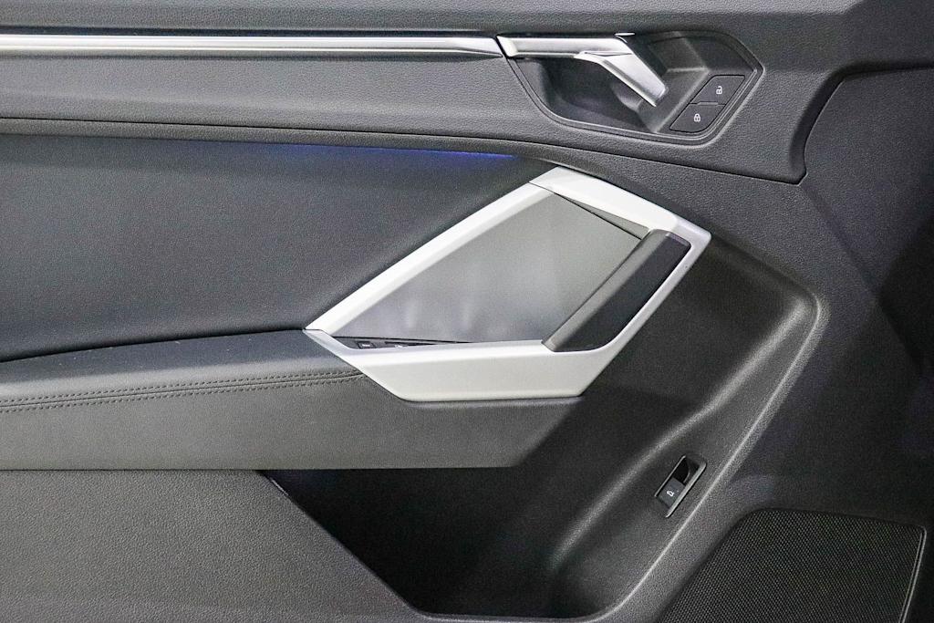 Thumbnail: 2021 Audi Q3 - 26