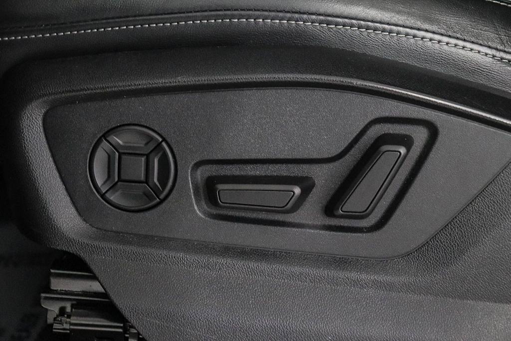 Thumbnail: 2022 Audi Q8 - 25