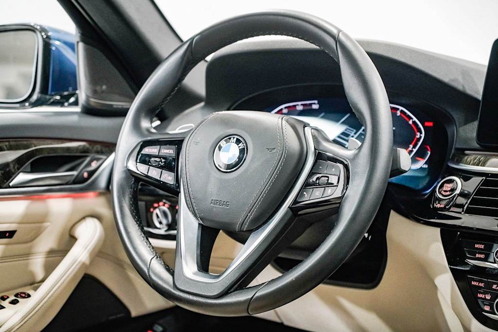 Thumbnail: 2023 BMW 5 Series - 11