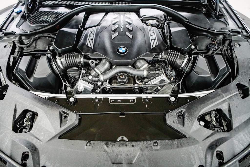 Thumbnail: 2025 BMW 8 Series - 29