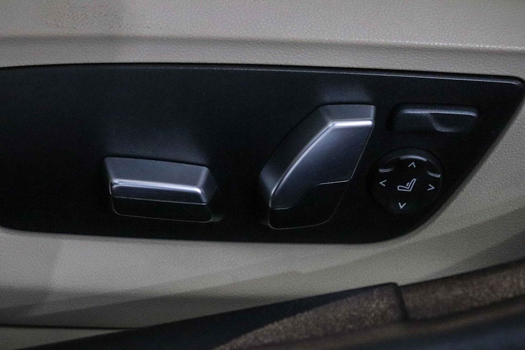 Thumbnail: 2019 BMW 5 Series - 24