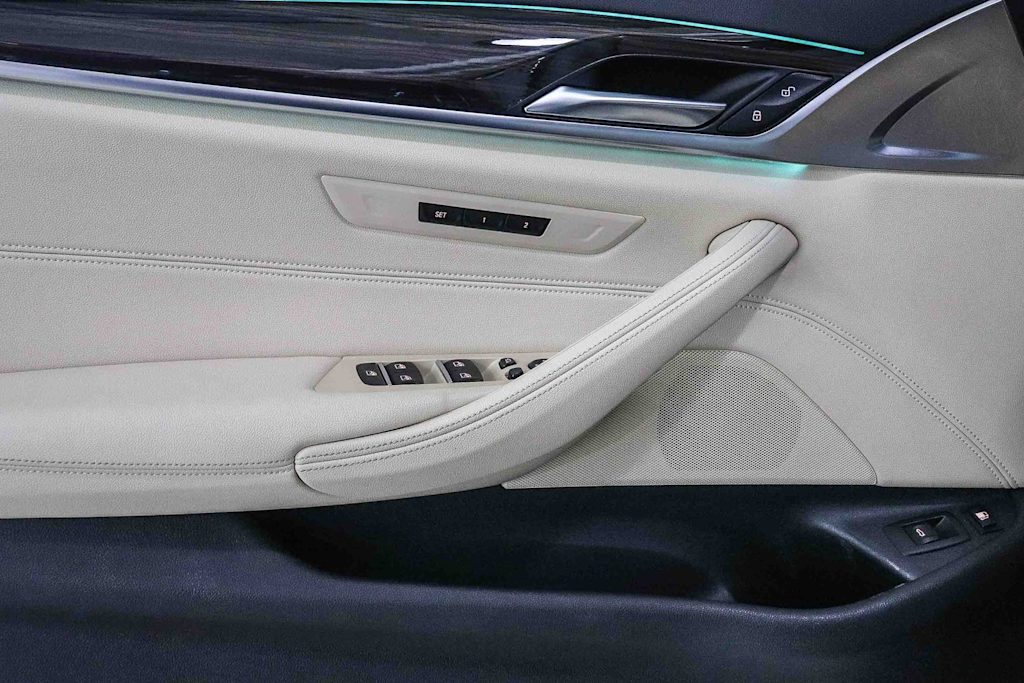 Thumbnail: 2019 BMW 5 Series - 25