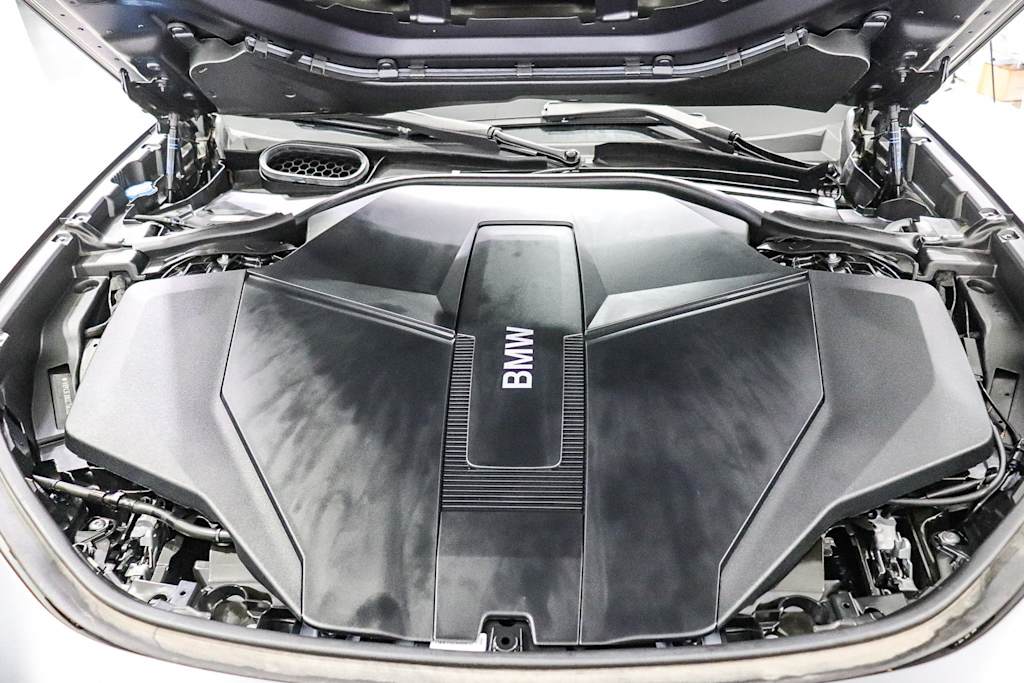 Thumbnail: 2025 BMW i7 - 7