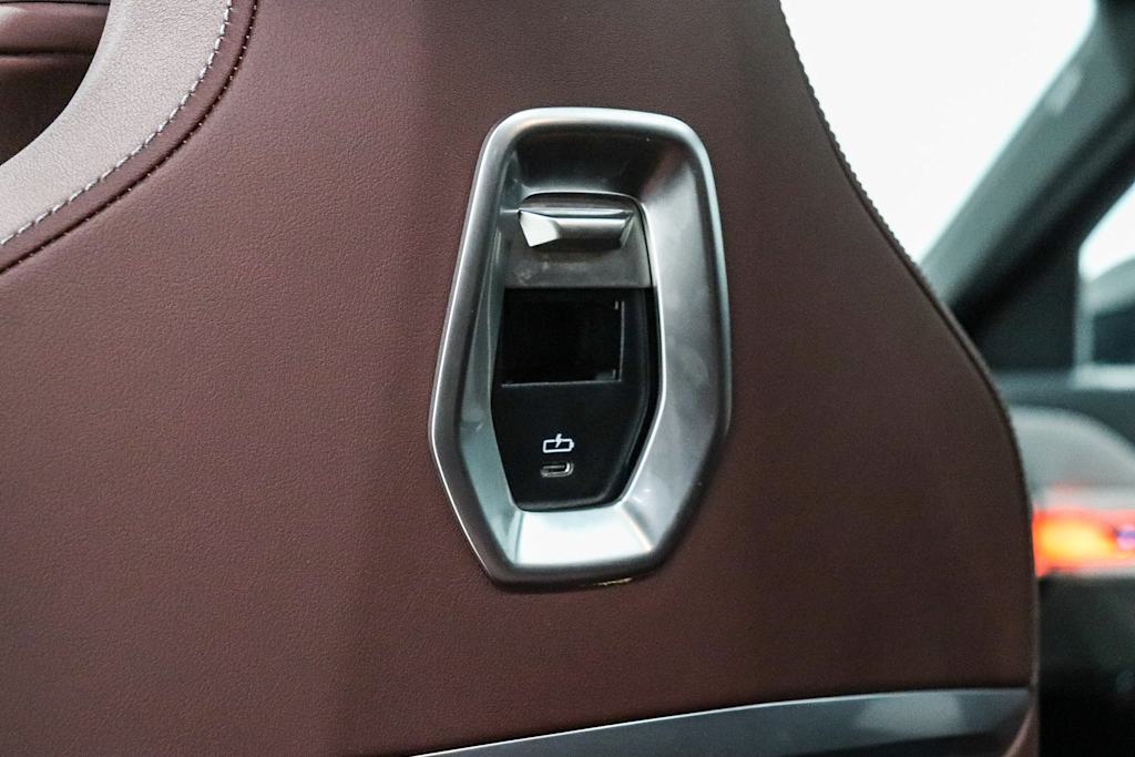Thumbnail: 2025 BMW i7 - 26