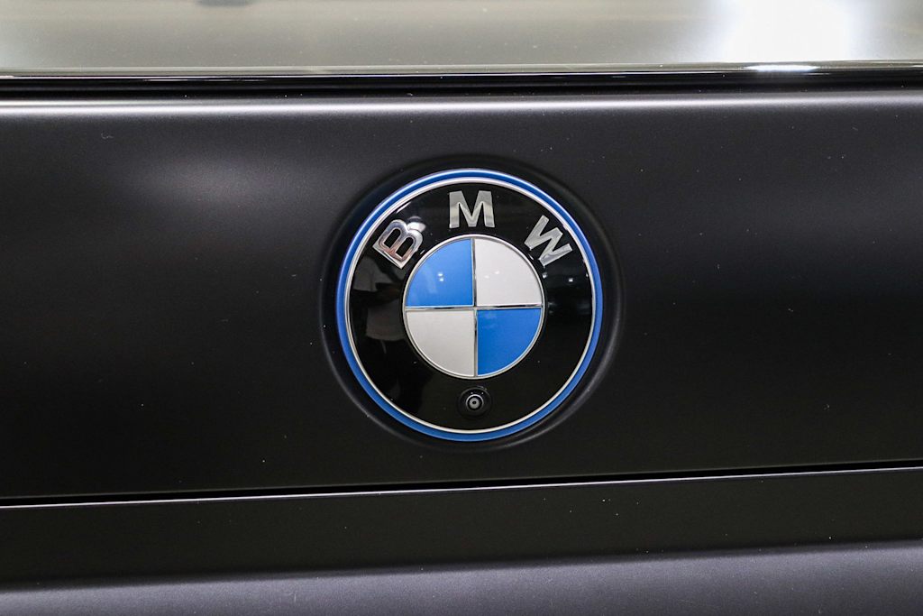 Thumbnail: 2025 BMW i7 - 22