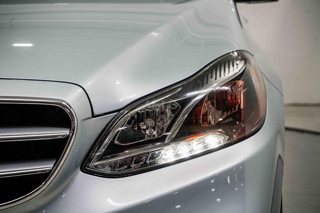 Thumbnail: 2014 Mercedes-Benz E-Class - 21