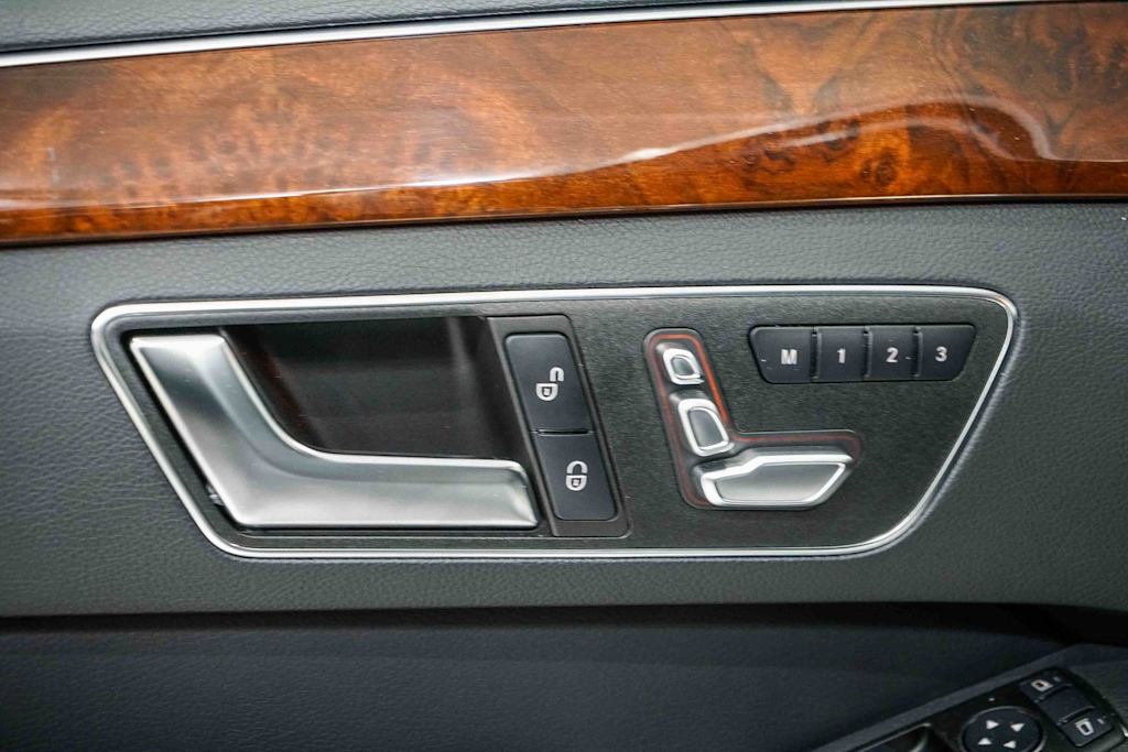 Thumbnail: 2014 Mercedes-Benz E-Class - 25