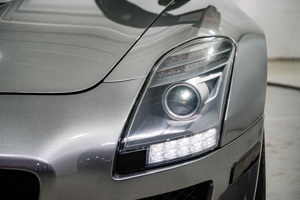 Thumbnail: 2012 Mercedes-Benz SL-Class - 21