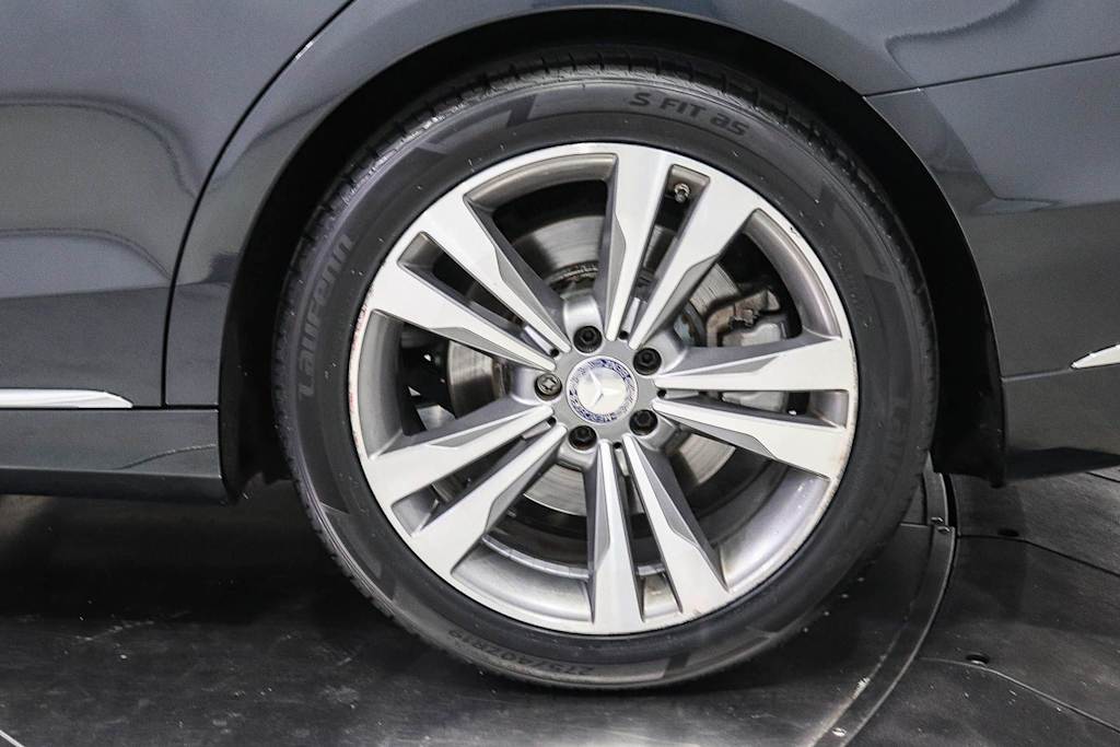 Thumbnail: 2016 Mercedes-Benz S-Class - 21