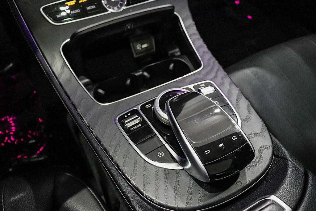 Thumbnail: 2019 Mercedes-Benz E-Class - 12