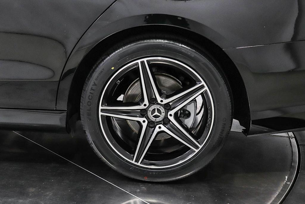 Thumbnail: 2019 Mercedes-Benz E-Class - 21