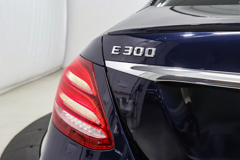 Thumbnail: 2017 Mercedes-Benz E-Class - 5