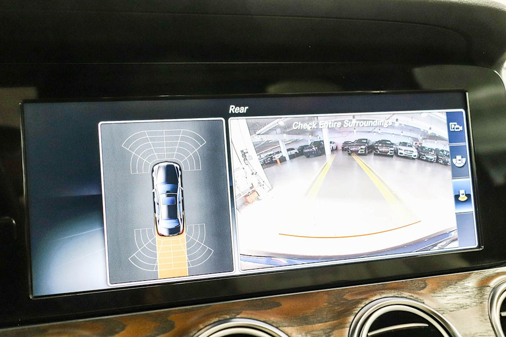 Thumbnail: 2017 Mercedes-Benz E-Class - 26