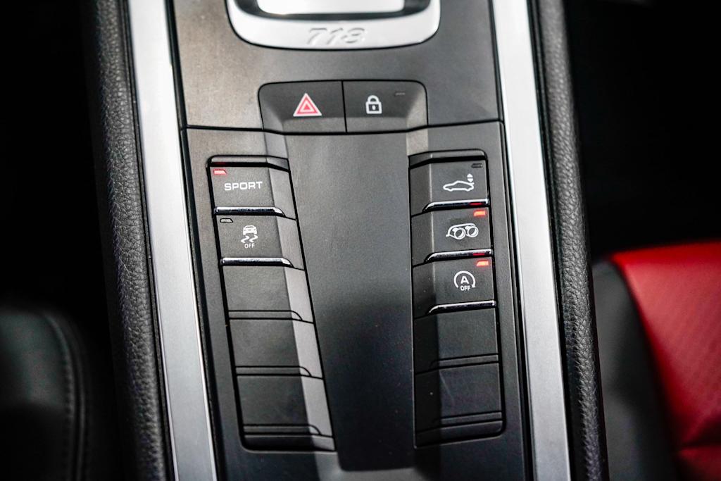 Thumbnail: 2022 Porsche 718 Cayman - 24