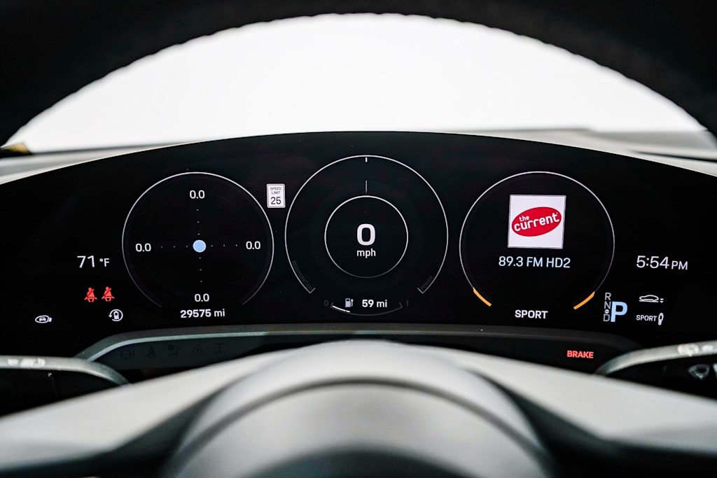 Thumbnail: 2023 Porsche Taycan - 15