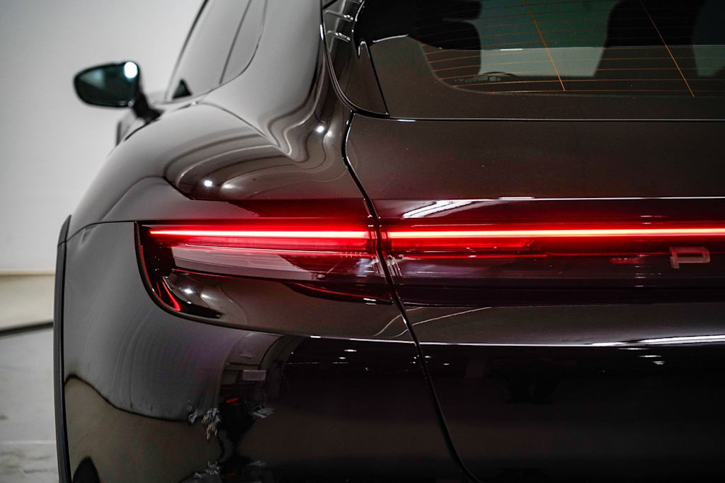 Thumbnail: 2023 Porsche Taycan - 21