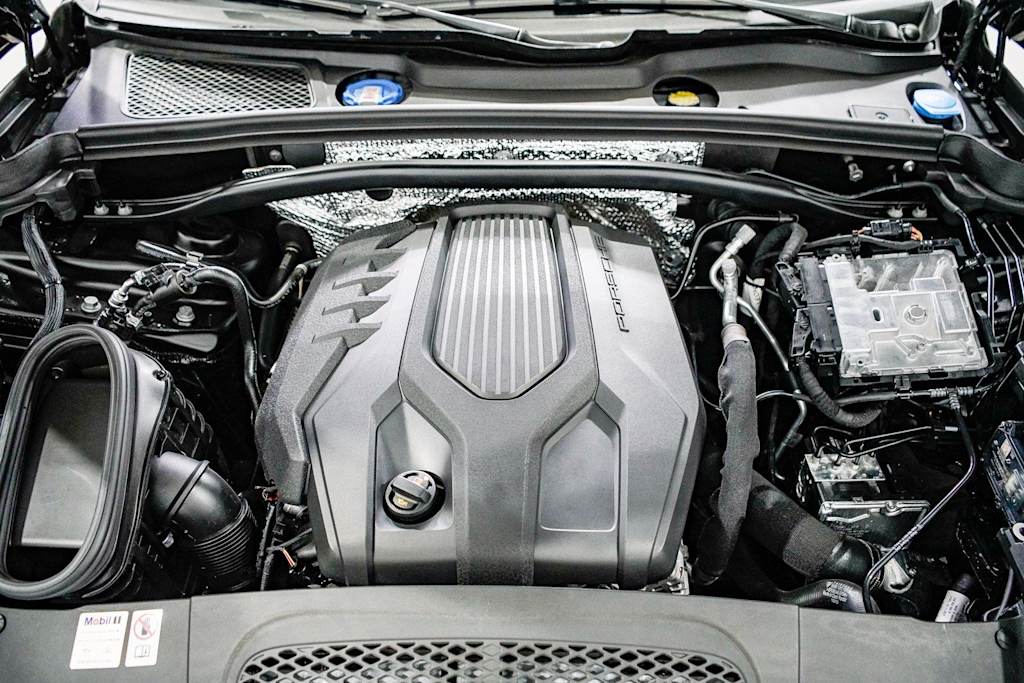 Thumbnail: 2024 Porsche Macan - 6