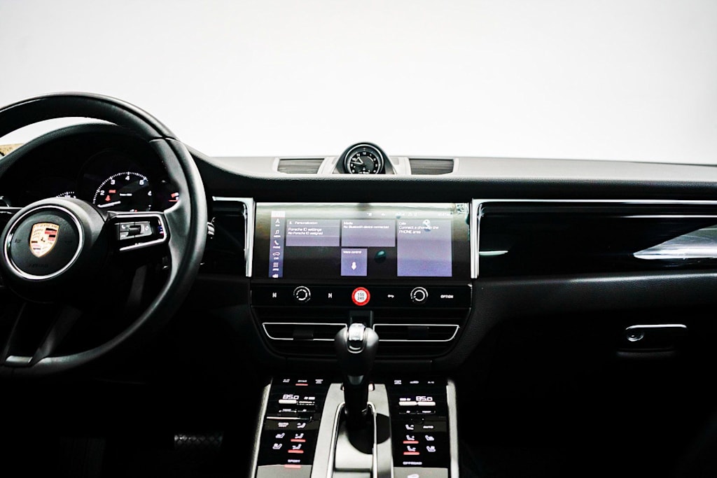 Thumbnail: 2024 Porsche Macan - 7