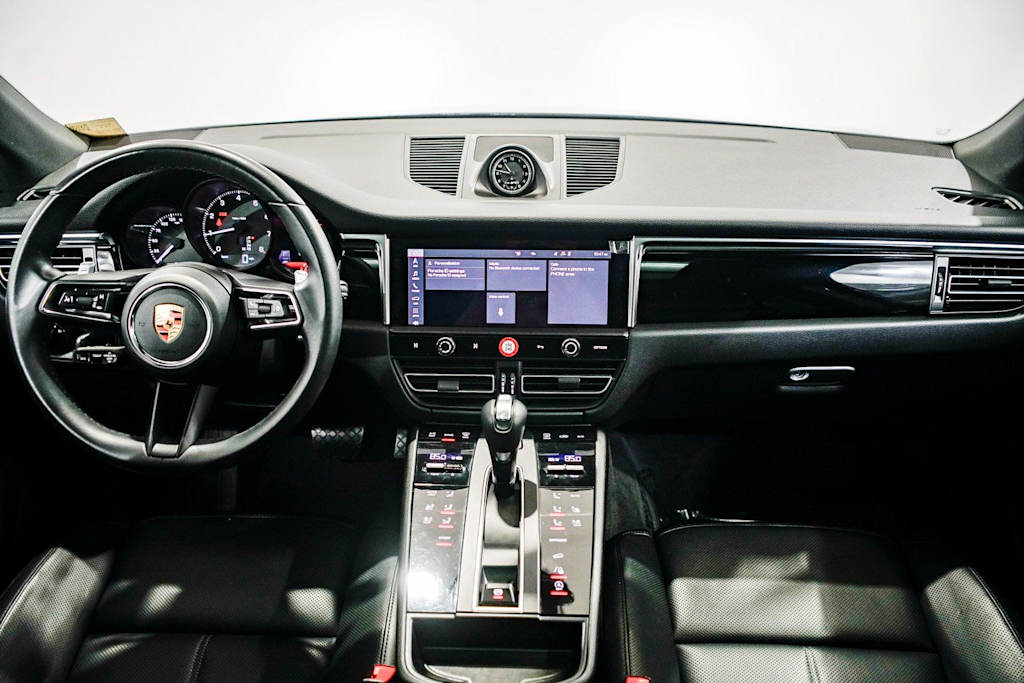 Thumbnail: 2024 Porsche Macan - 2