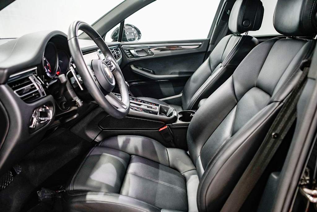 Thumbnail: 2024 Porsche Macan - 9