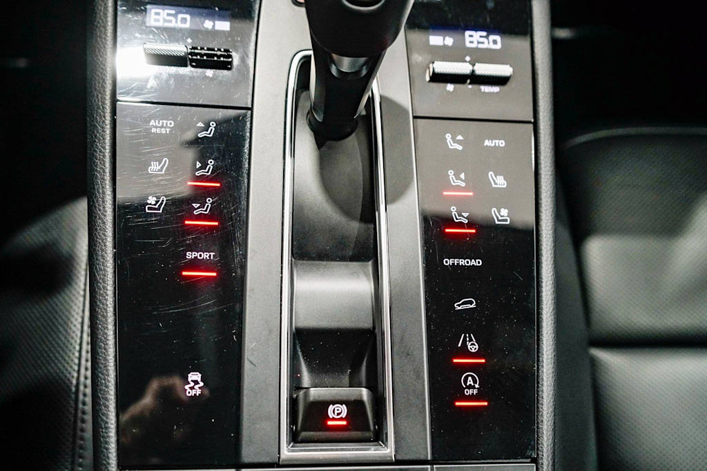 Thumbnail: 2024 Porsche Macan - 27