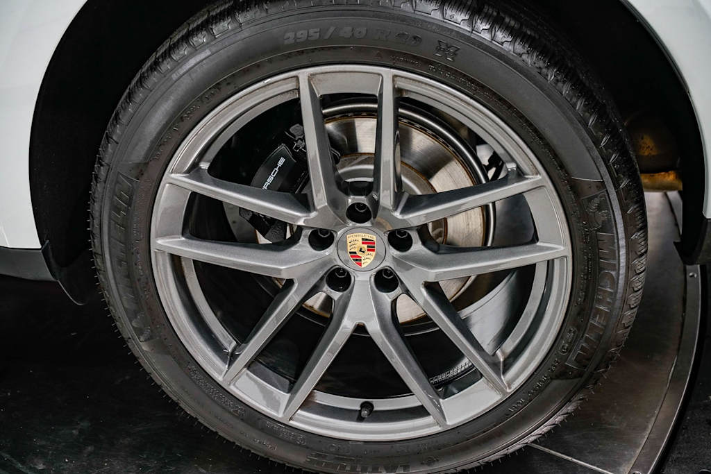 2025 Porsche Macan T 6