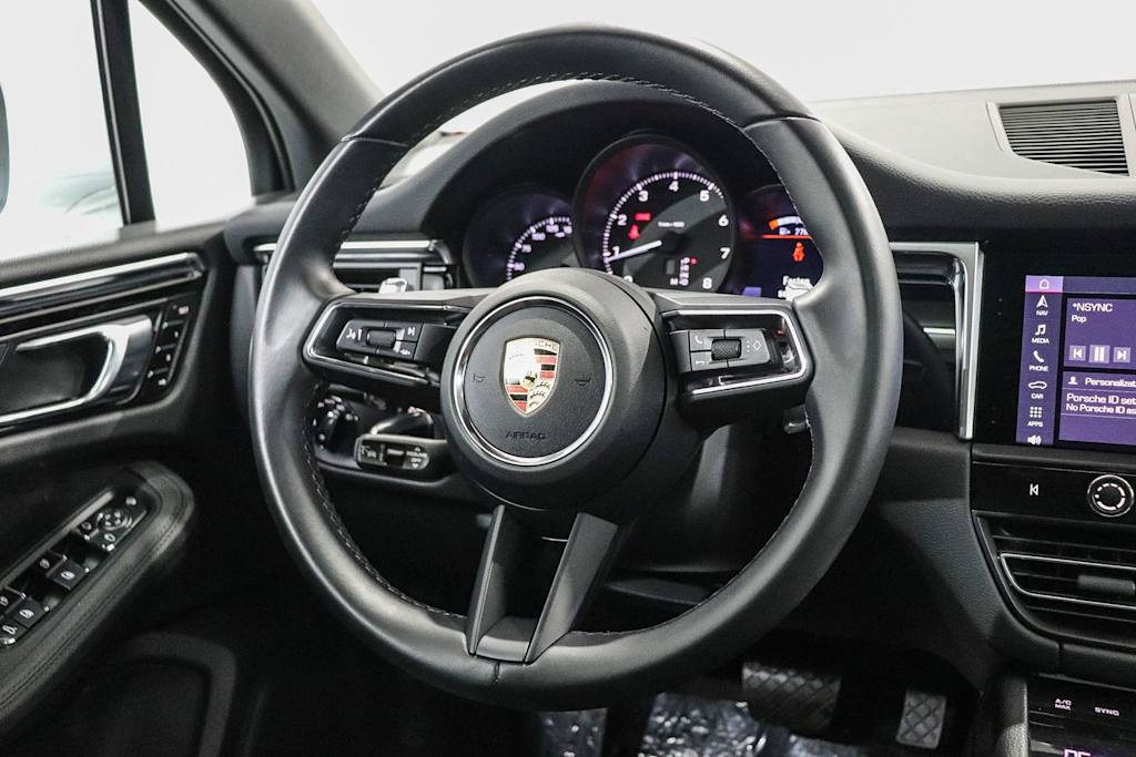 Thumbnail: 2024 Porsche Macan - 8