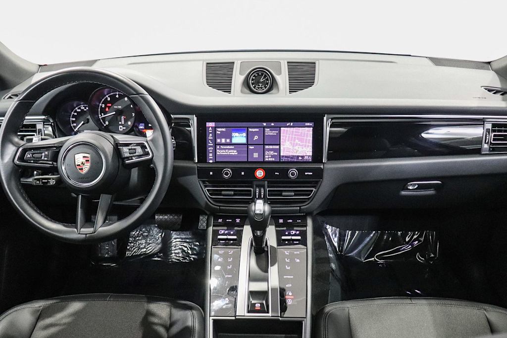 Thumbnail: 2024 Porsche Macan - 2