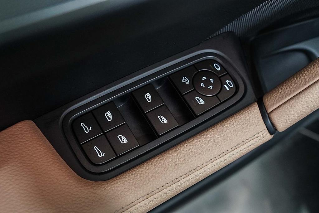 Thumbnail: 2024 Porsche Cayenne - 26