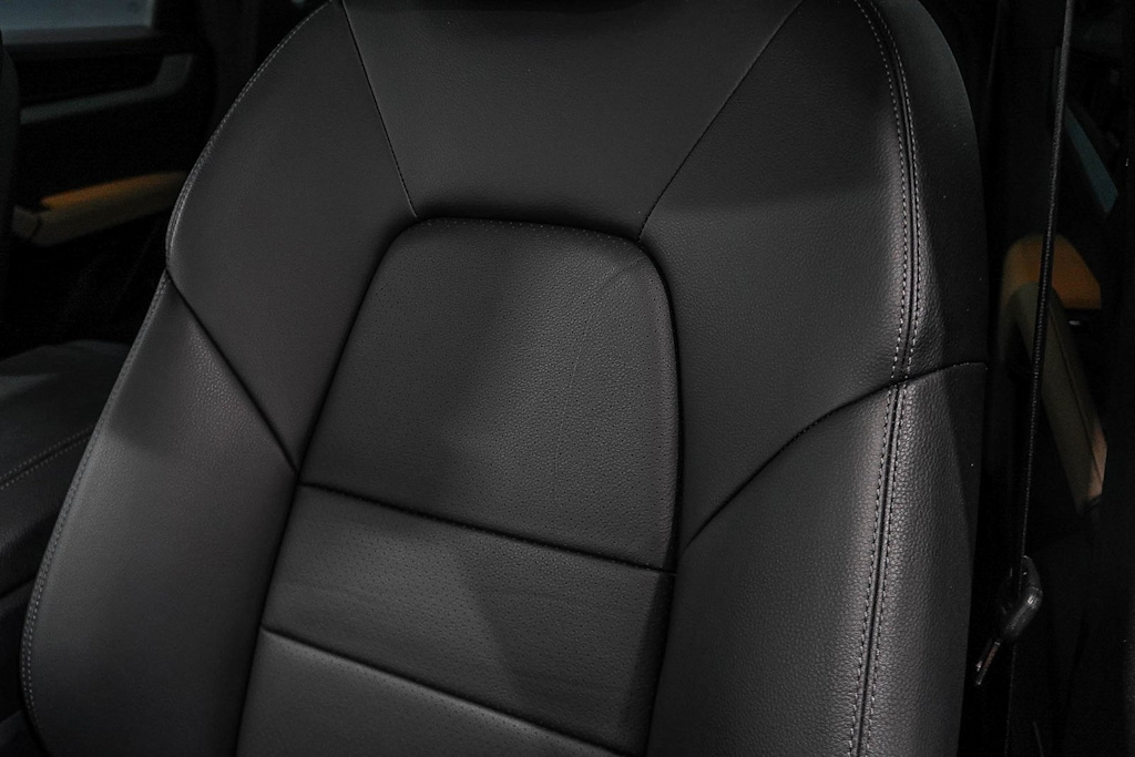 Thumbnail: 2024 Porsche Cayenne - 30