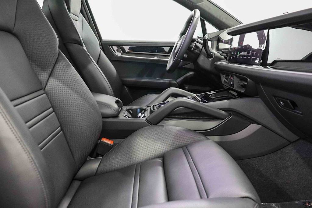 Thumbnail: 2025 Porsche Cayenne - 9