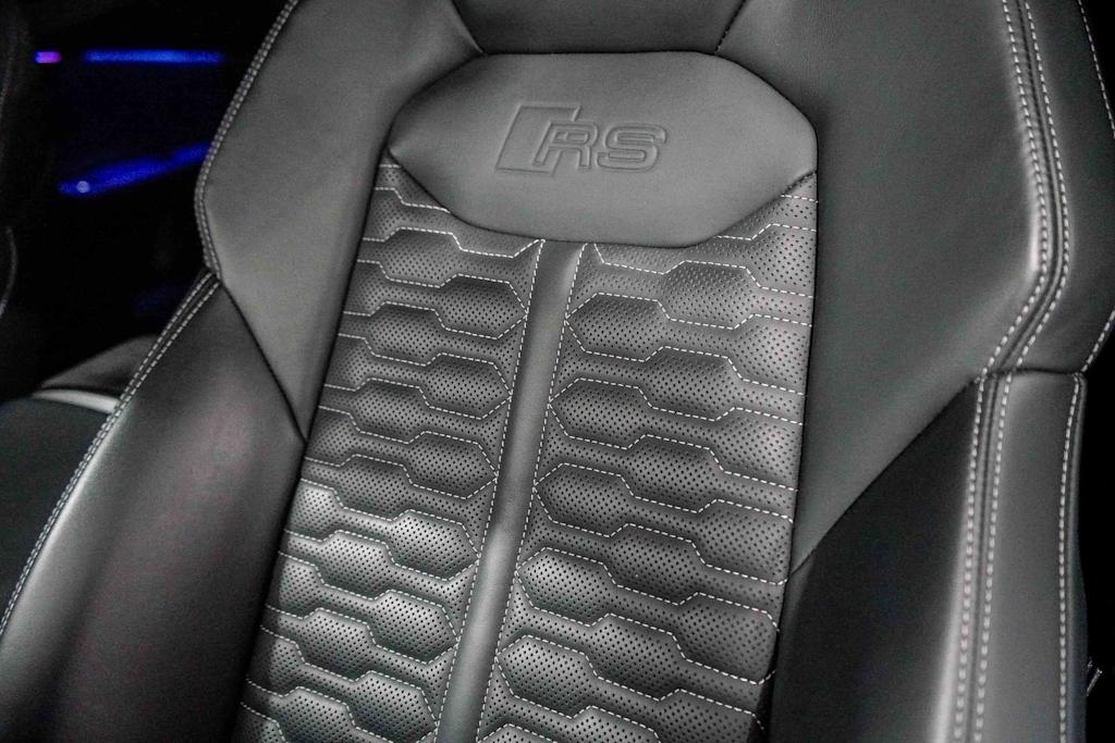 Thumbnail: 2024 Audi RS Q8 - 28