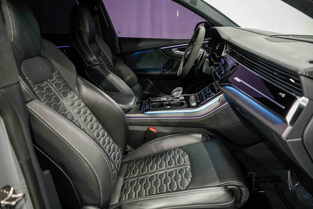 Thumbnail: 2024 Audi RS Q8 - 10