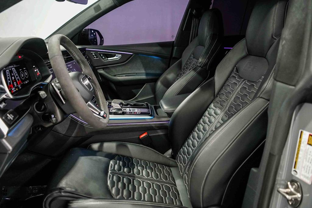 Thumbnail: 2024 Audi RS Q8 - 11