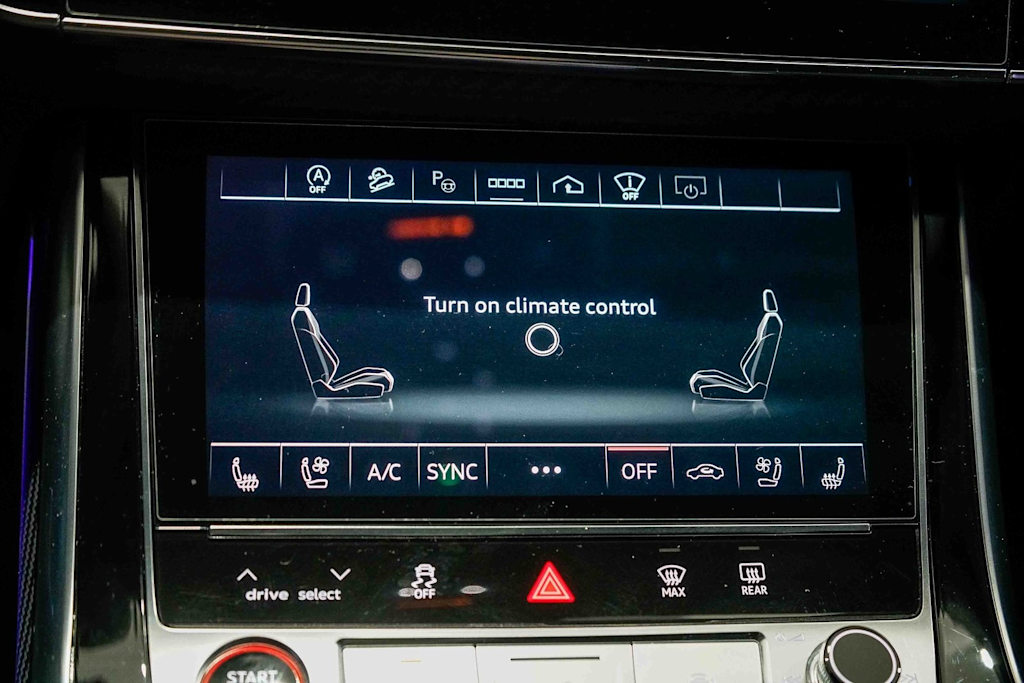 Thumbnail: 2024 Audi RS Q8 - 14