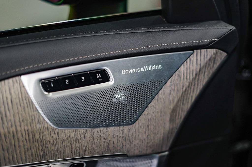 Thumbnail: 2023 Volvo XC90 - 29