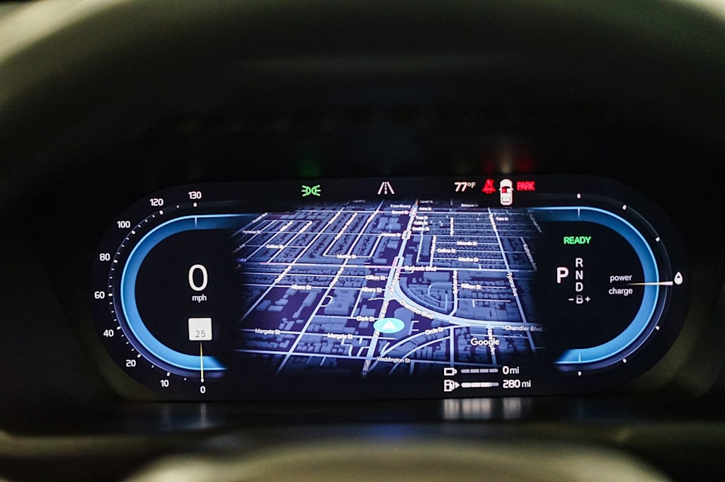 Thumbnail: 2023 Volvo XC90 - 16