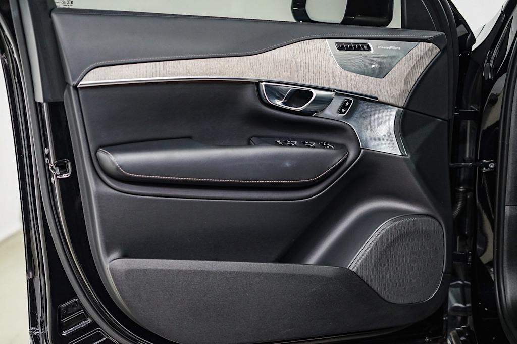 Thumbnail: 2023 Volvo XC90 - 28