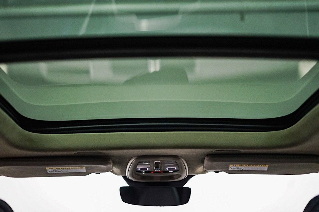 Thumbnail: 2023 Volvo XC90 - 25