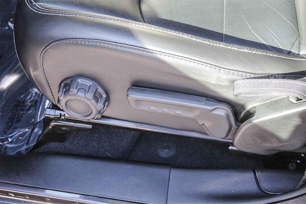 Thumbnail: 2018 Jeep Wrangler - 24