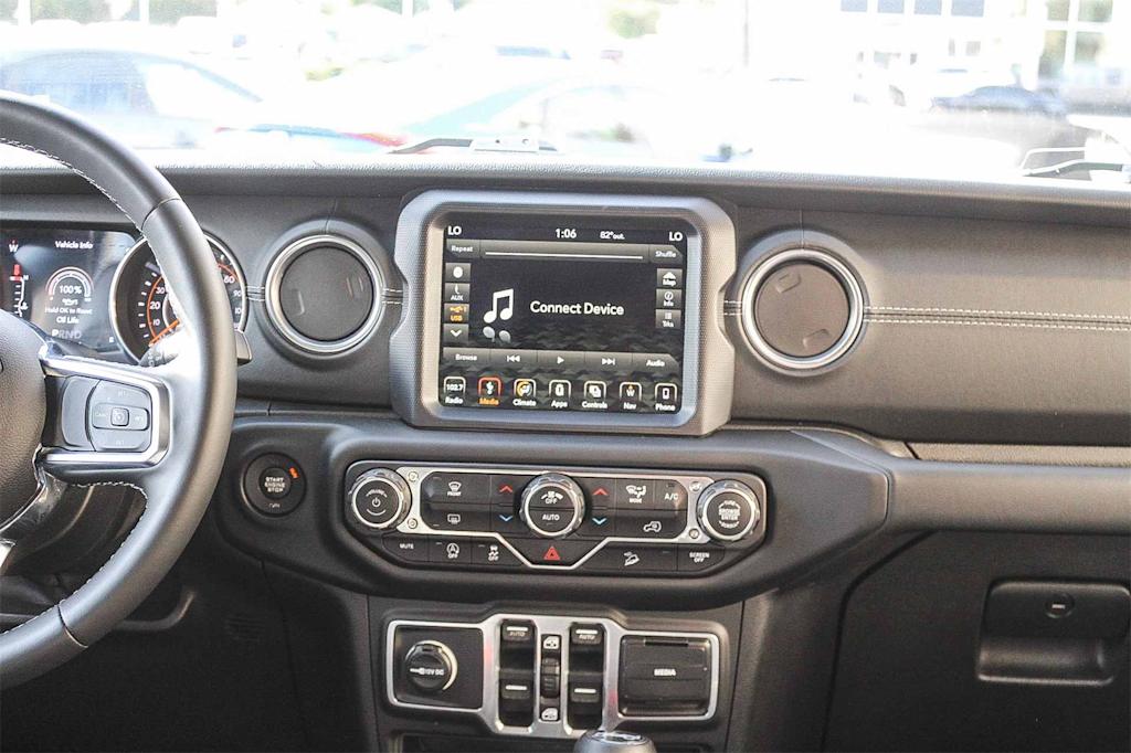 Thumbnail: 2018 Jeep Wrangler - 13