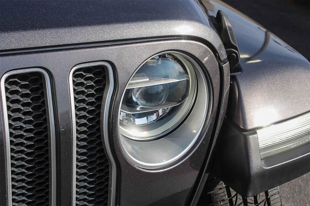 Thumbnail: 2018 Jeep Wrangler - 17