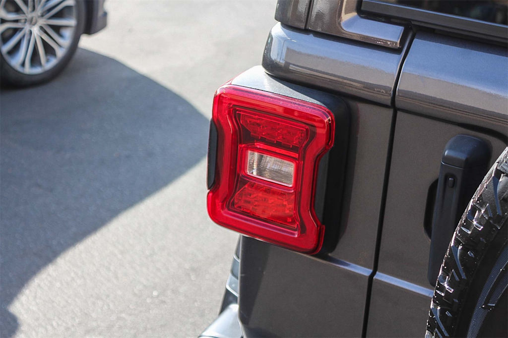 Thumbnail: 2018 Jeep Wrangler - 20