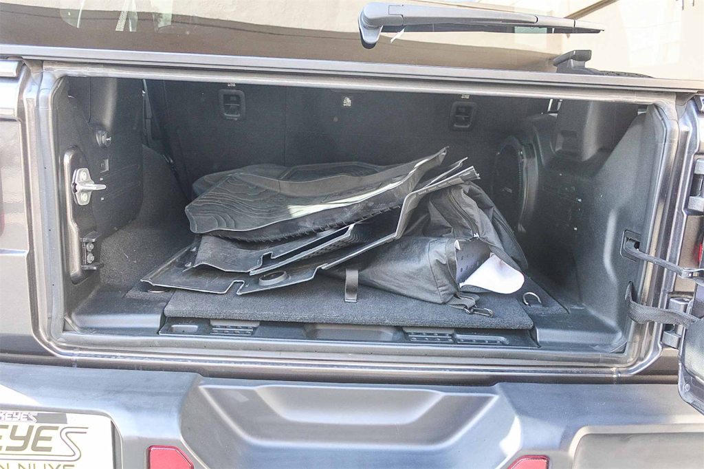 Thumbnail: 2018 Jeep Wrangler - 16