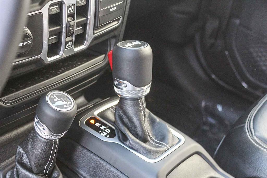 Thumbnail: 2018 Jeep Wrangler - 14