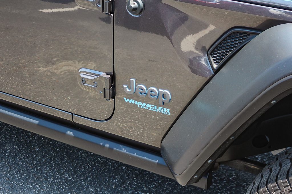 Thumbnail: 2021 Jeep Wrangler - 6