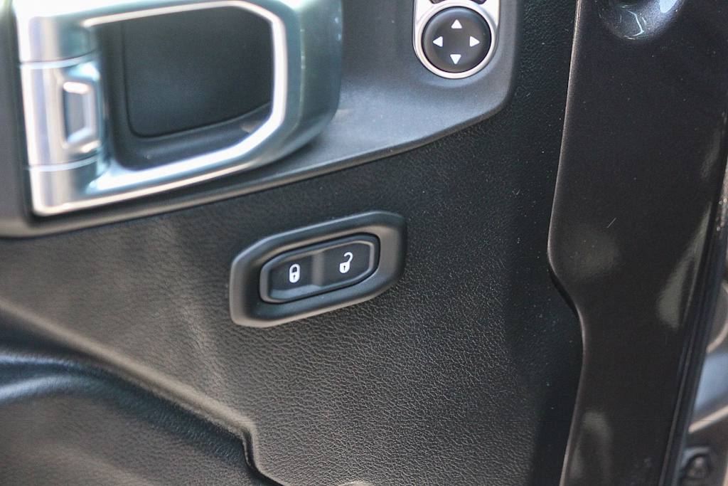 Thumbnail: 2021 Jeep Wrangler - 25