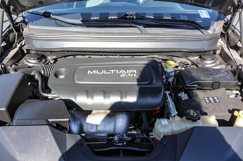 Thumbnail: 2019 Jeep Cherokee - 8