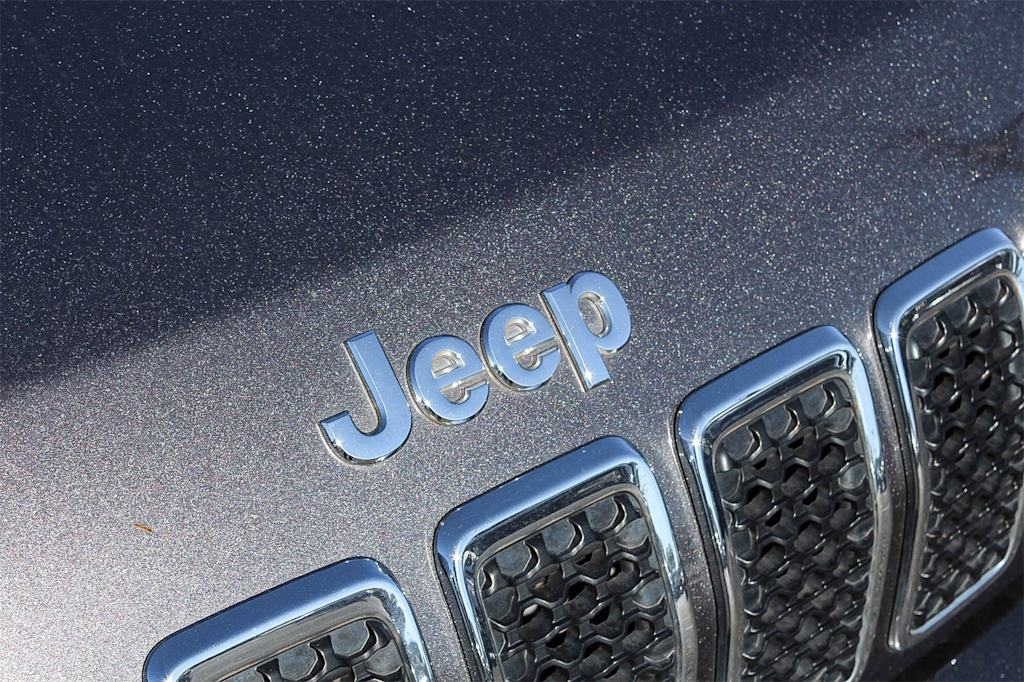 Thumbnail: 2019 Jeep Cherokee - 26