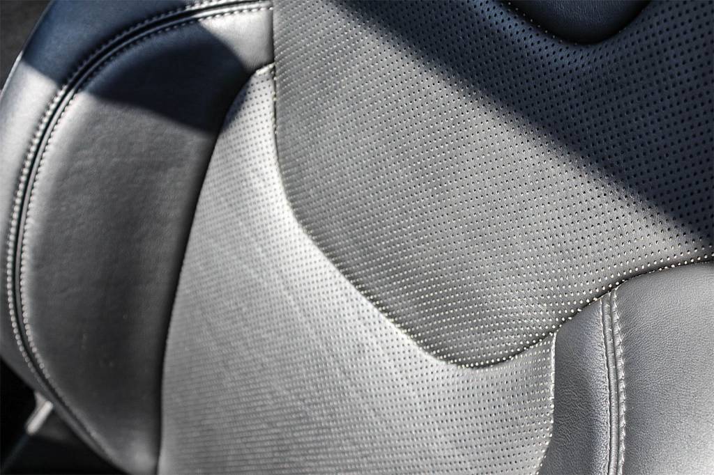 Thumbnail: 2019 Jeep Cherokee - 11